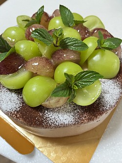 季節のホールケーキ（チョコレート）